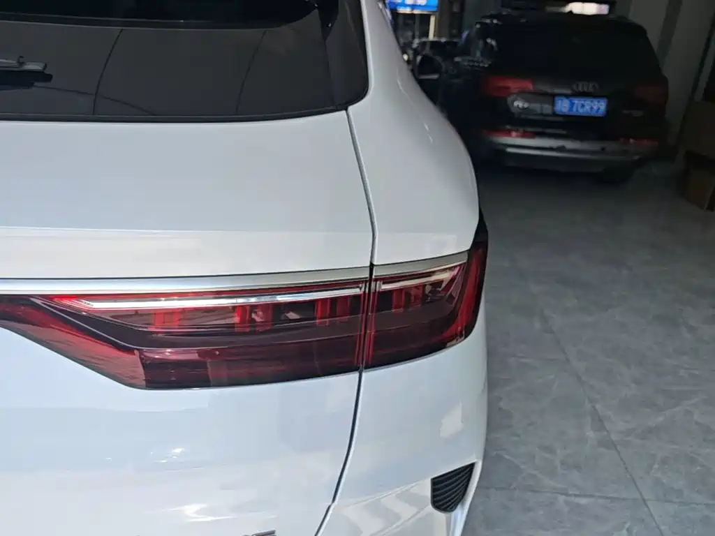 BYD PLUS New Energy — миниатюра 8