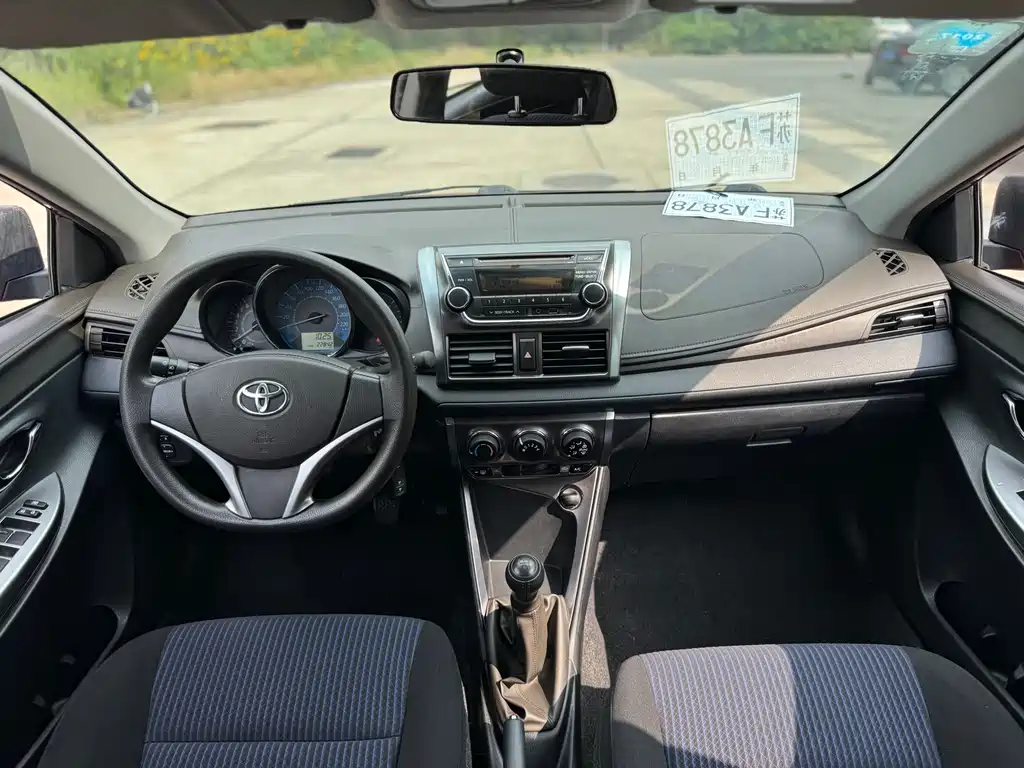 Toyota Yaris L — миниатюра 7