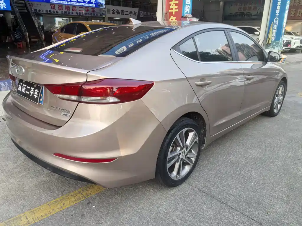 Hyundai Elantra — миниатюра 8