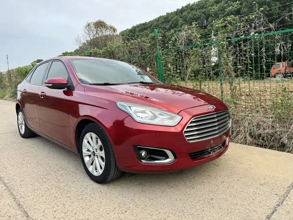 Ford Escort 2017 1.5L AT Fashion