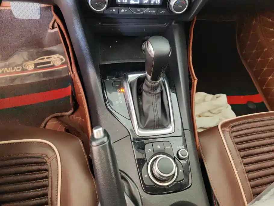 Mazda 3 Axela — миниатюра 16