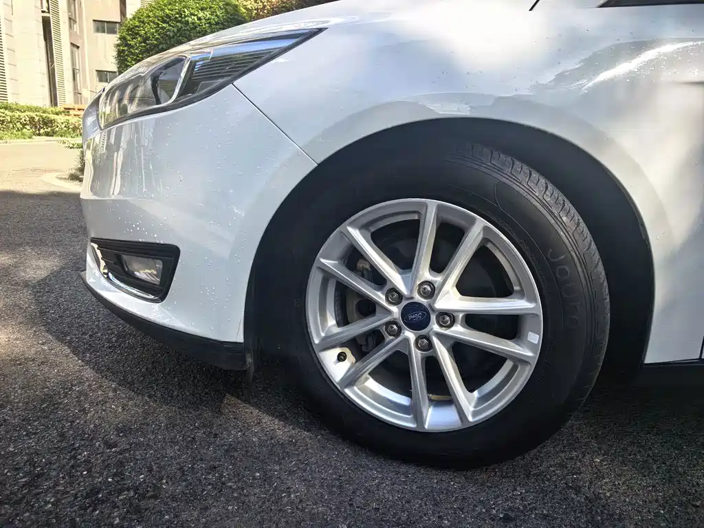 Ford Focus — миниатюра 5