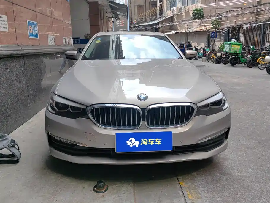 BMW 5 Series — миниатюра 2