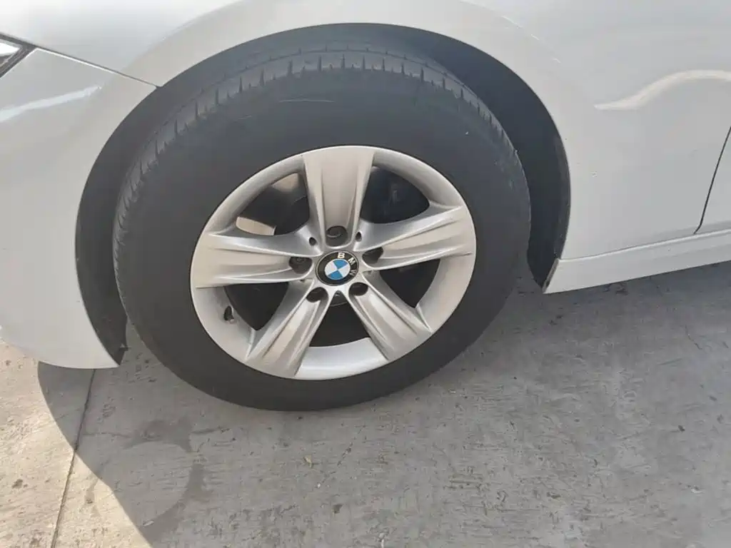 BMW 3 Series — миниатюра 23