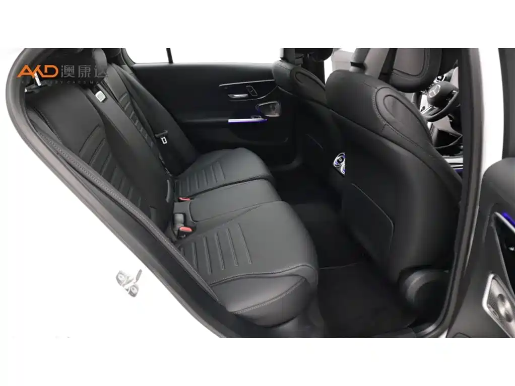 Mercedes-Benz C-Class — миниатюра 8