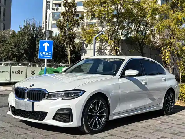 BMW 3 SERIES