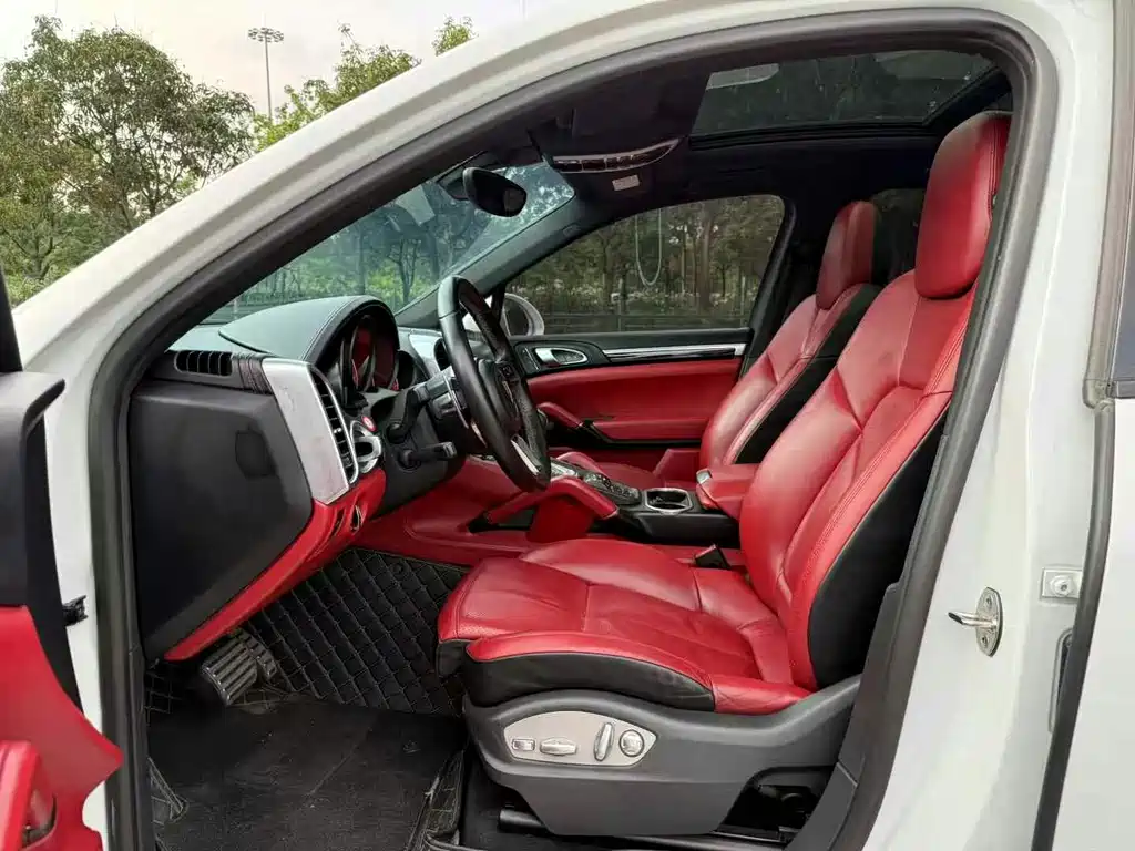 Porsche Cayenne 2016