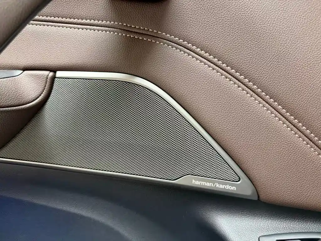 BMW 5 Series — миниатюра 14