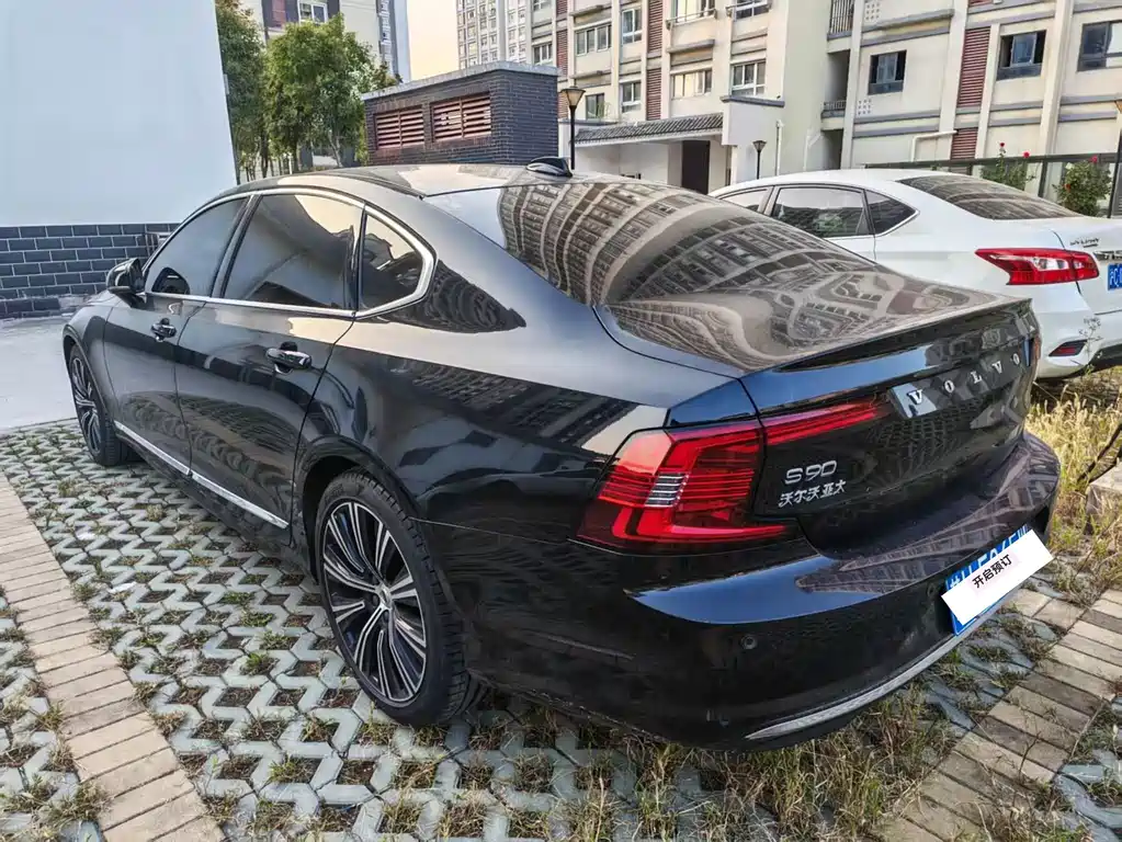 Volvo S90 — миниатюра 9