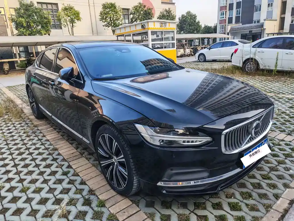 Volvo S90 — миниатюра 2