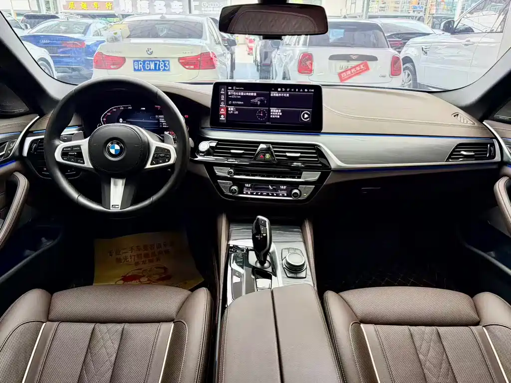BMW 5 Series — миниатюра 6