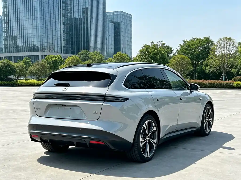 NIO ET5T — миниатюра 2