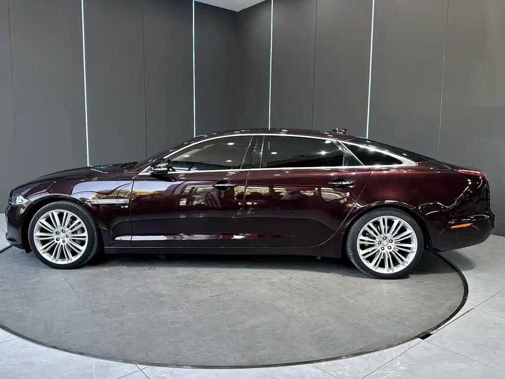 Jaguar XJ — миниатюра 4