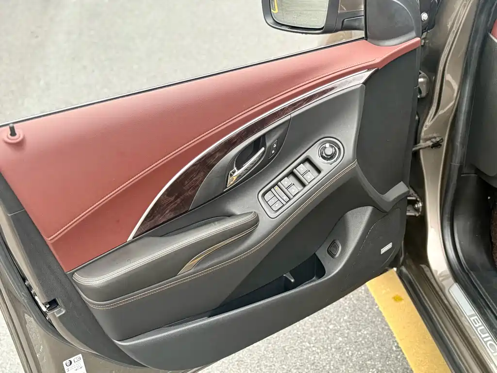 Buick LaCrosse — миниатюра 11