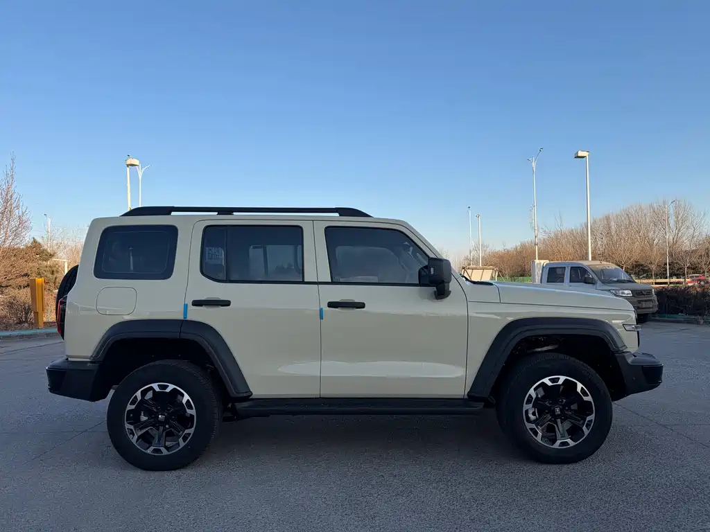 TANK TANK 300 NEW ENERGY