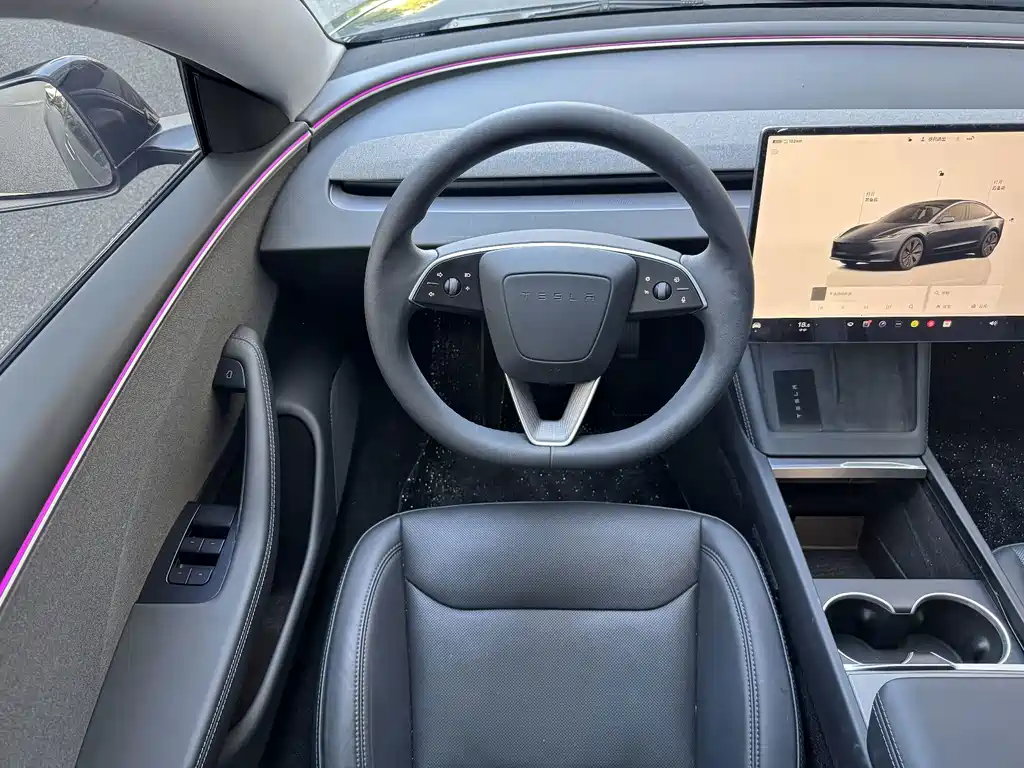 Tesla Model 3 — миниатюра 12