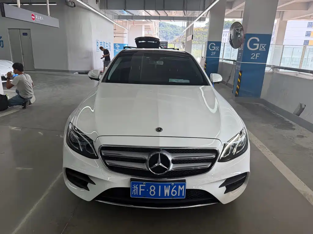 Mercedes-Benz E-Class — миниатюра 2