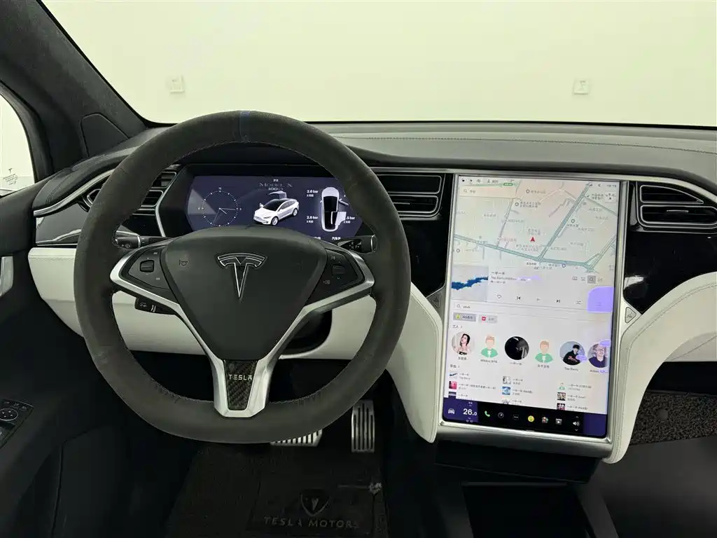 TESLA MODEL X