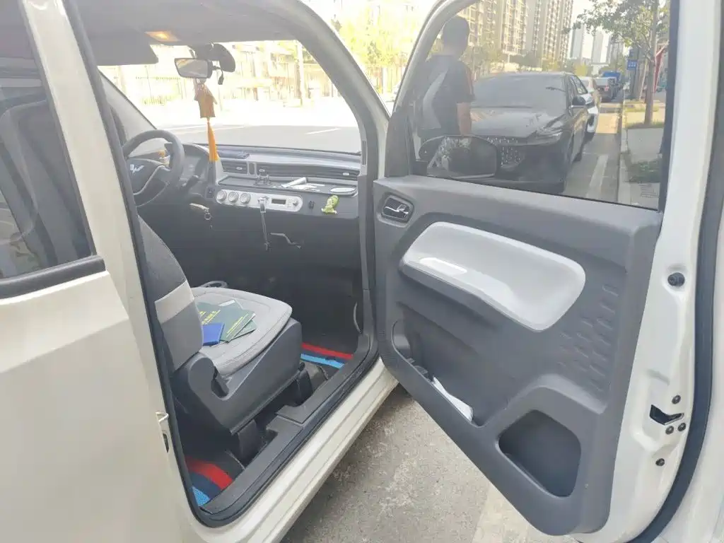 Wuling MINIEV — миниатюра 19