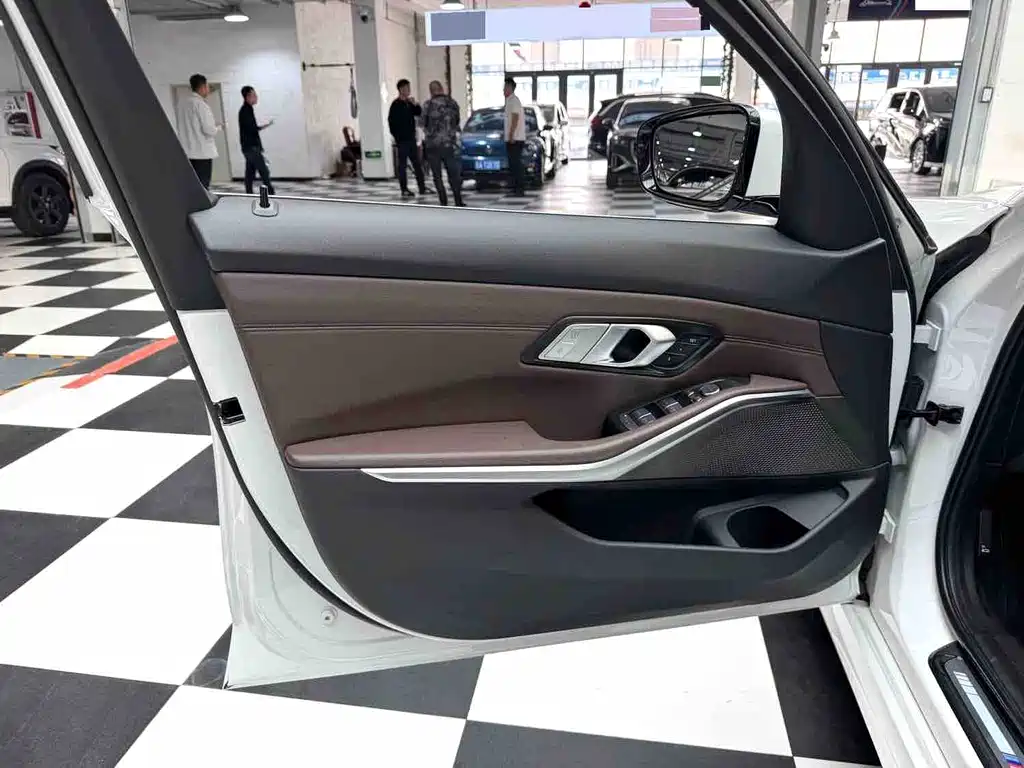 BMW 3 Series — миниатюра 5