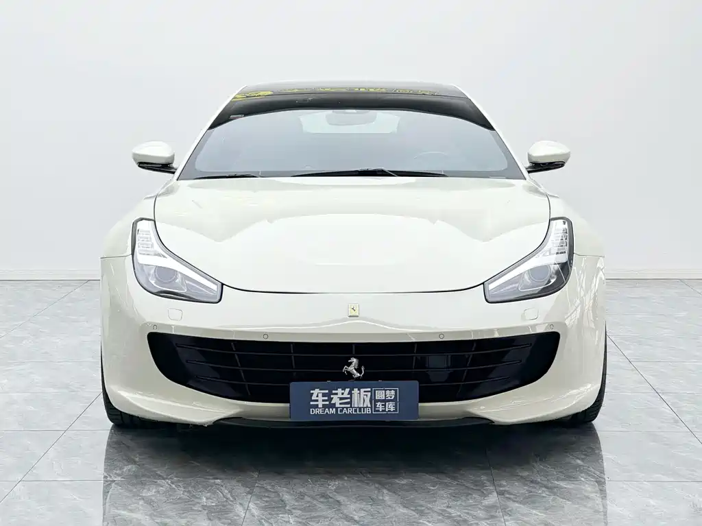 FERRARI GTC4LUSSO