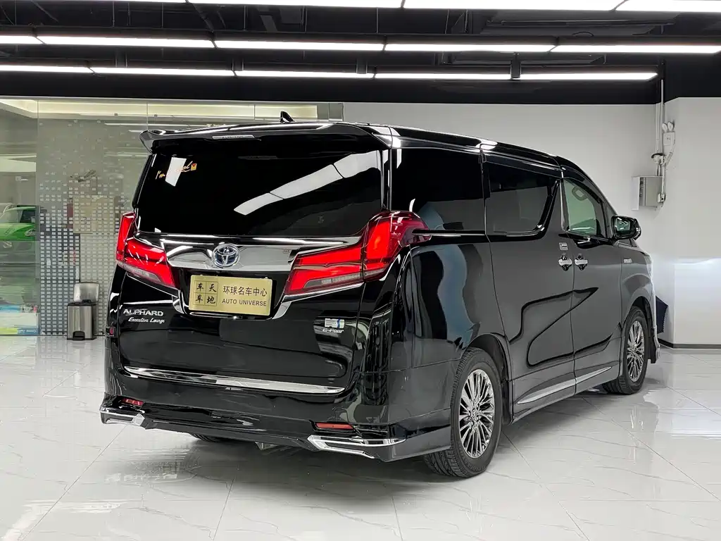 Toyota Alphard — миниатюра 4