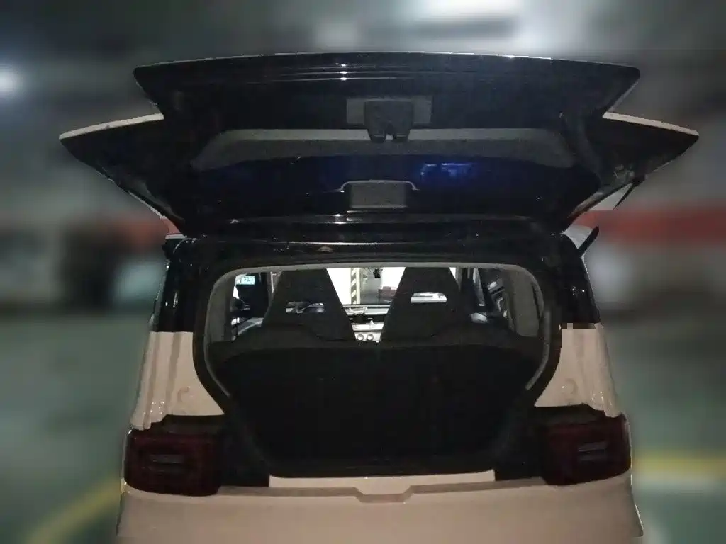 Wuling MINIEV — миниатюра 10