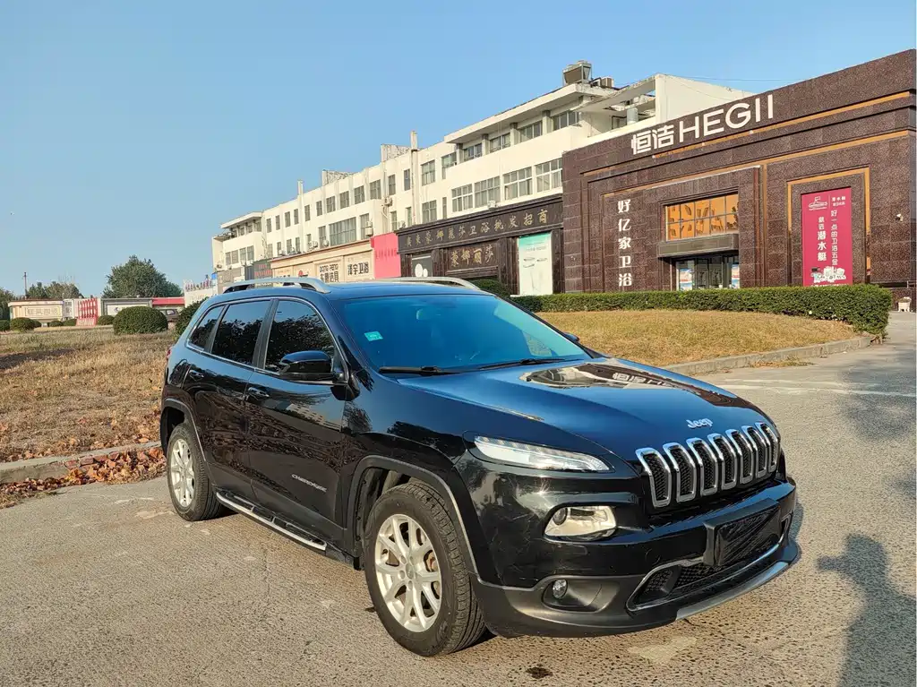 Jeep Cherokee — миниатюра 3