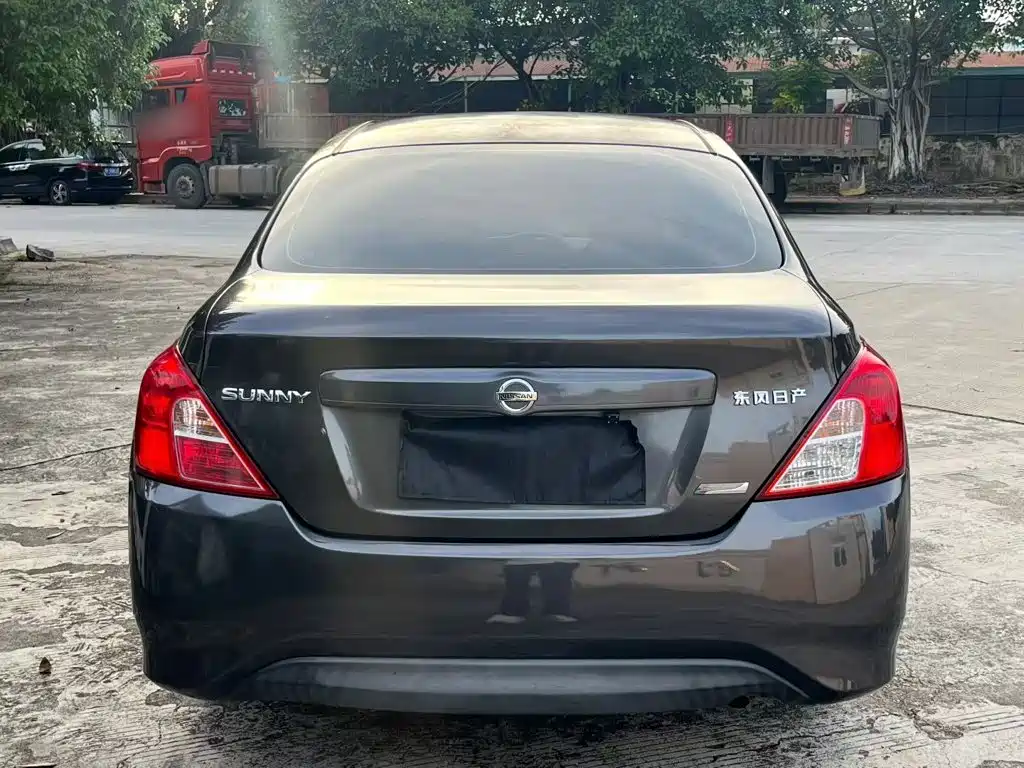 Nissan Sunny — миниатюра 12