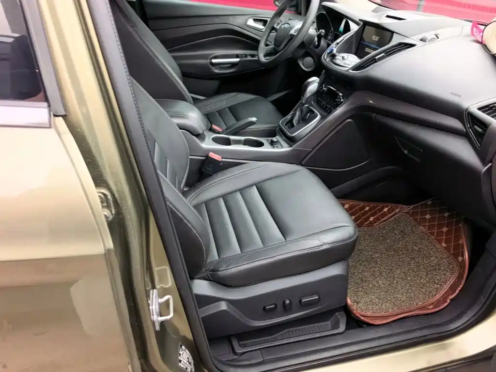 Ford Kuga — миниатюра 25