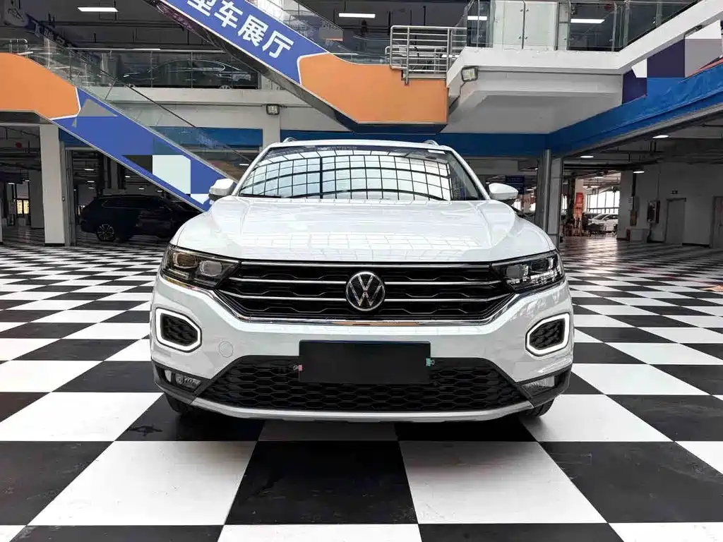 Volkswagen T-Roc — миниатюра 2