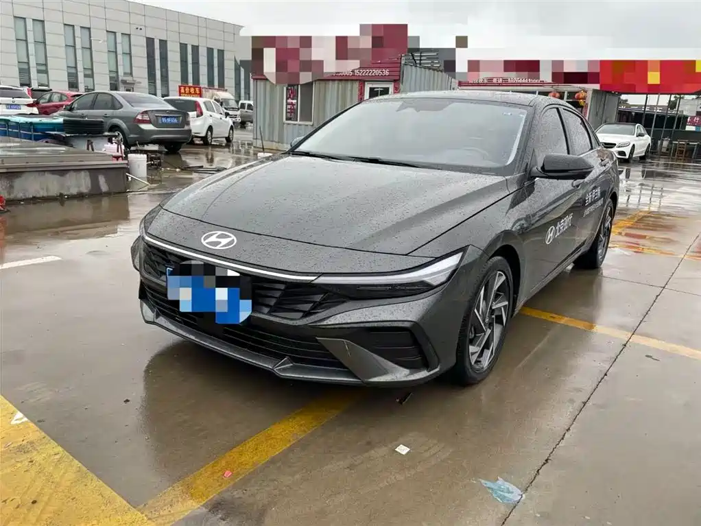 Hyundai Elantra 2024