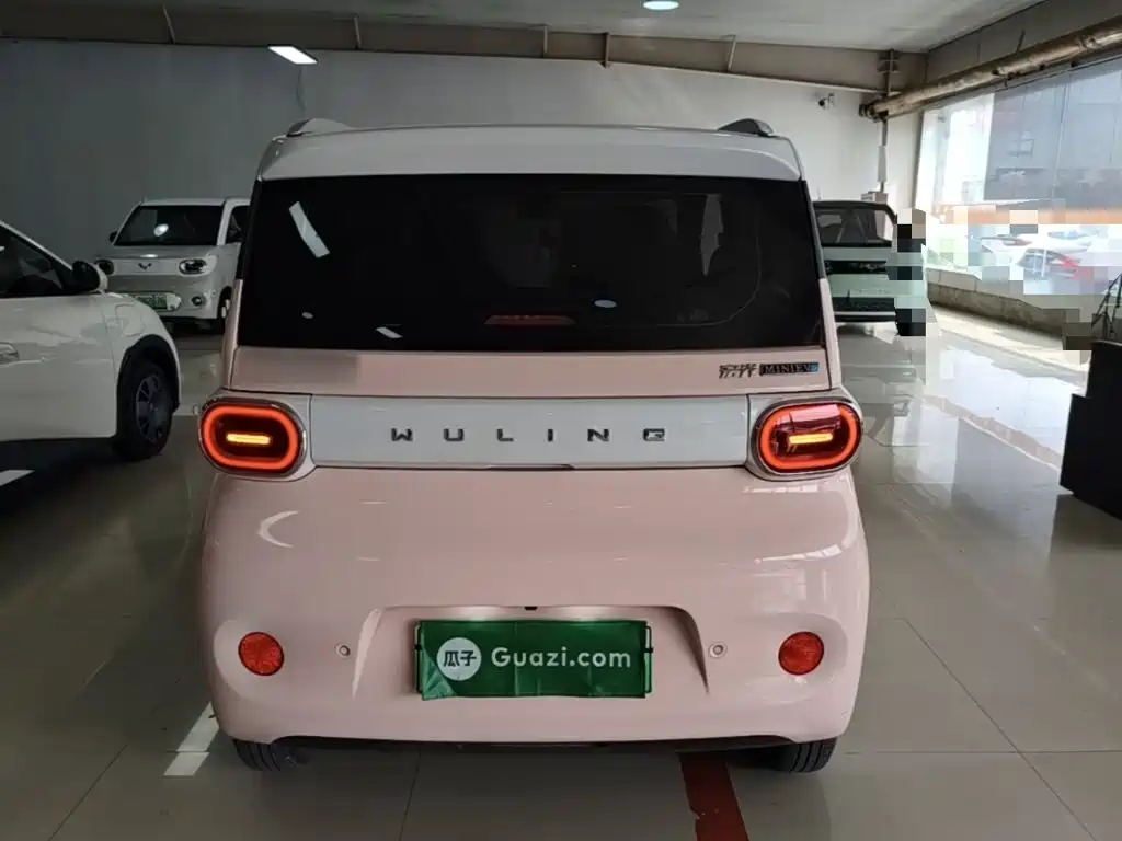 Wuling MINIEV — миниатюра 6