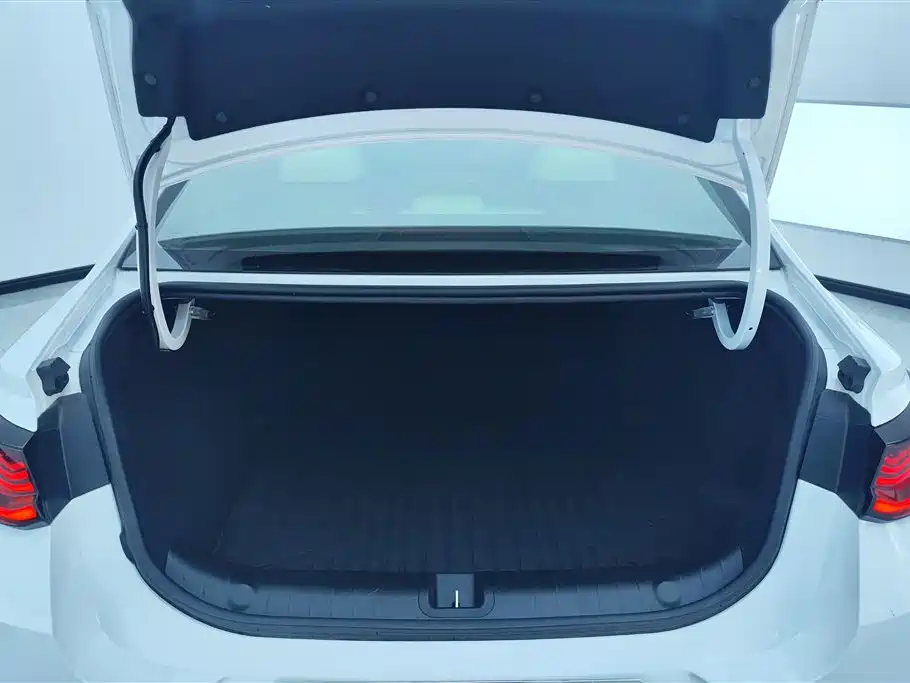 Geely Emgrand L HiP L HiP 2022 1.5TD-DHT Pro 100KM Super