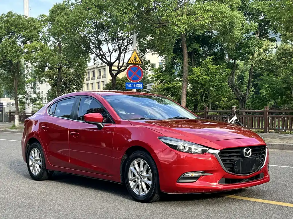 Mazda 3 Axela - фото 3