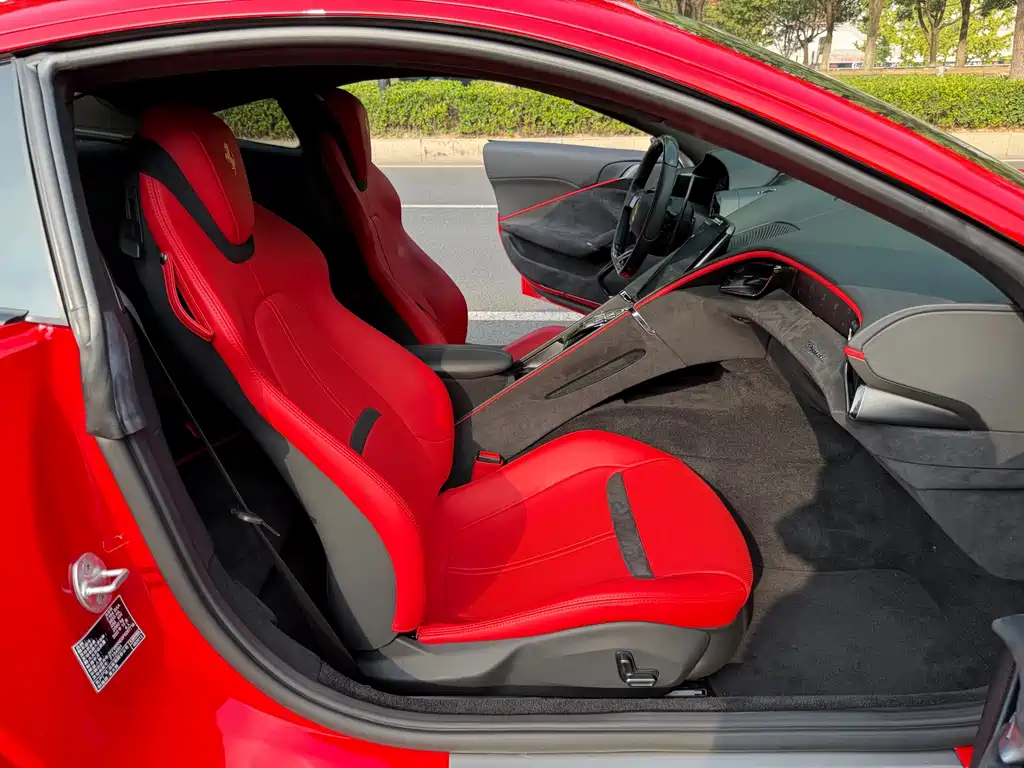 Ferrari Roma — миниатюра 7