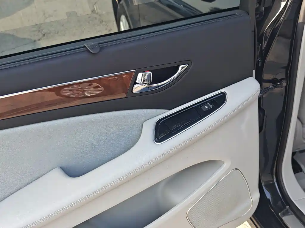 Hongqi Hongqi H7 — миниатюра 27