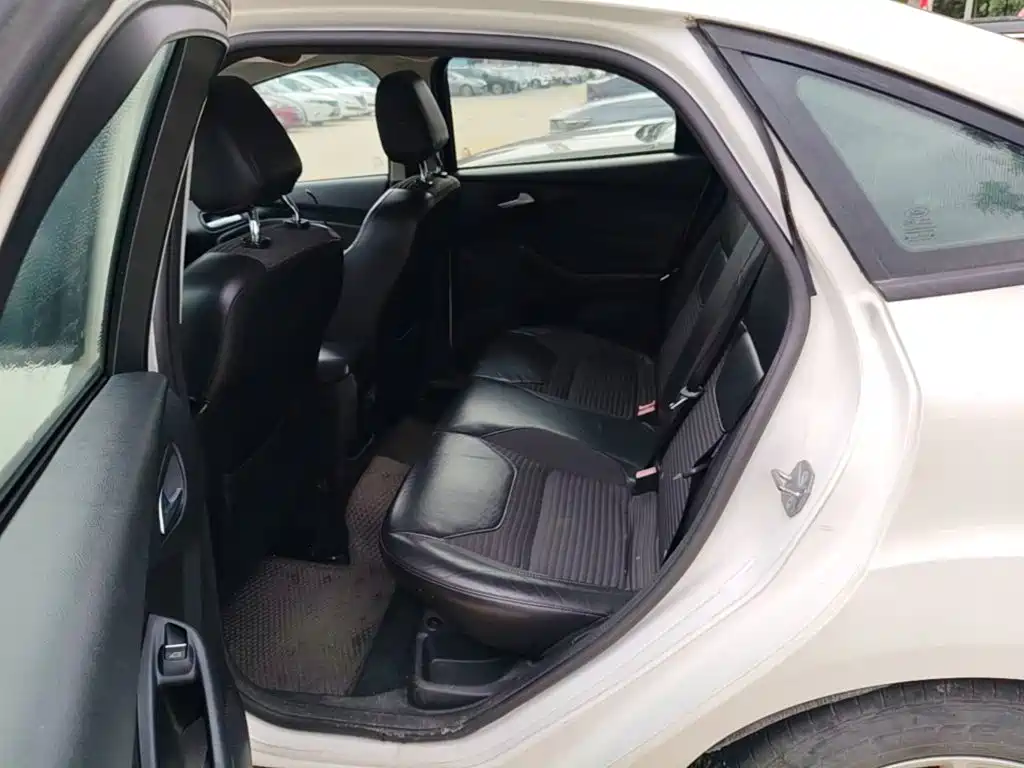 Ford Focus — миниатюра 22