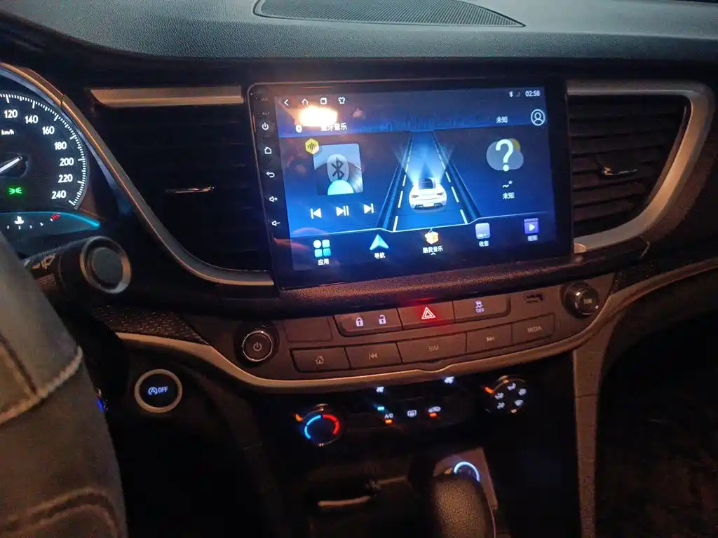 Buick Excelle — миниатюра 9