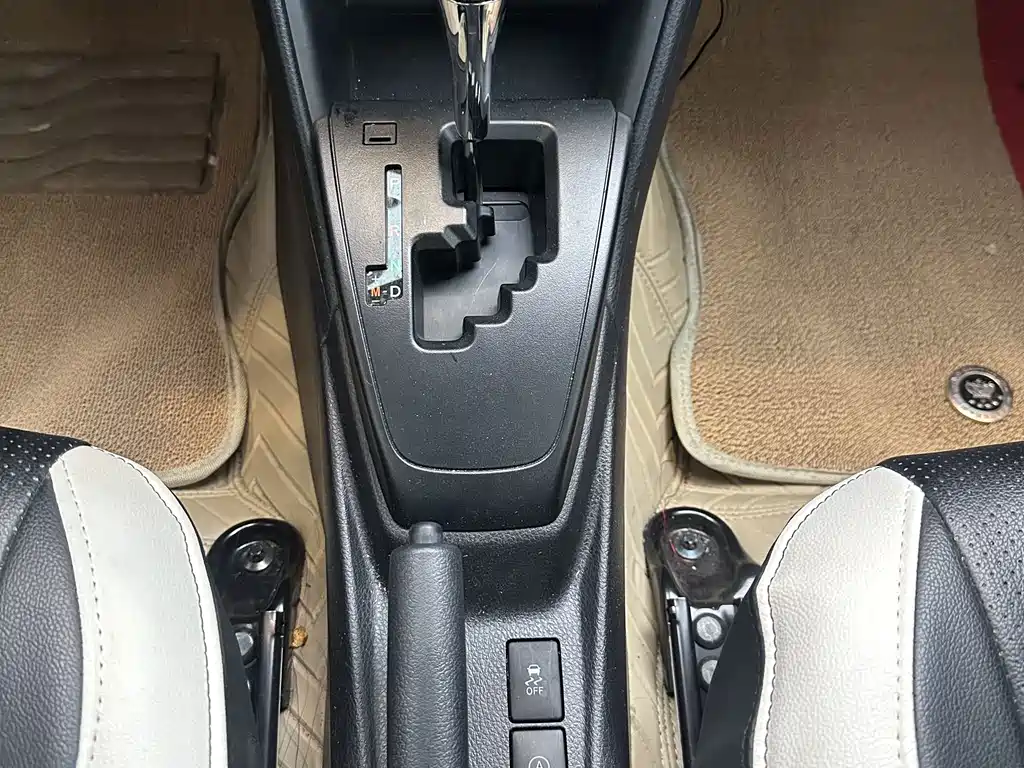 Toyota Yaris L — миниатюра 10
