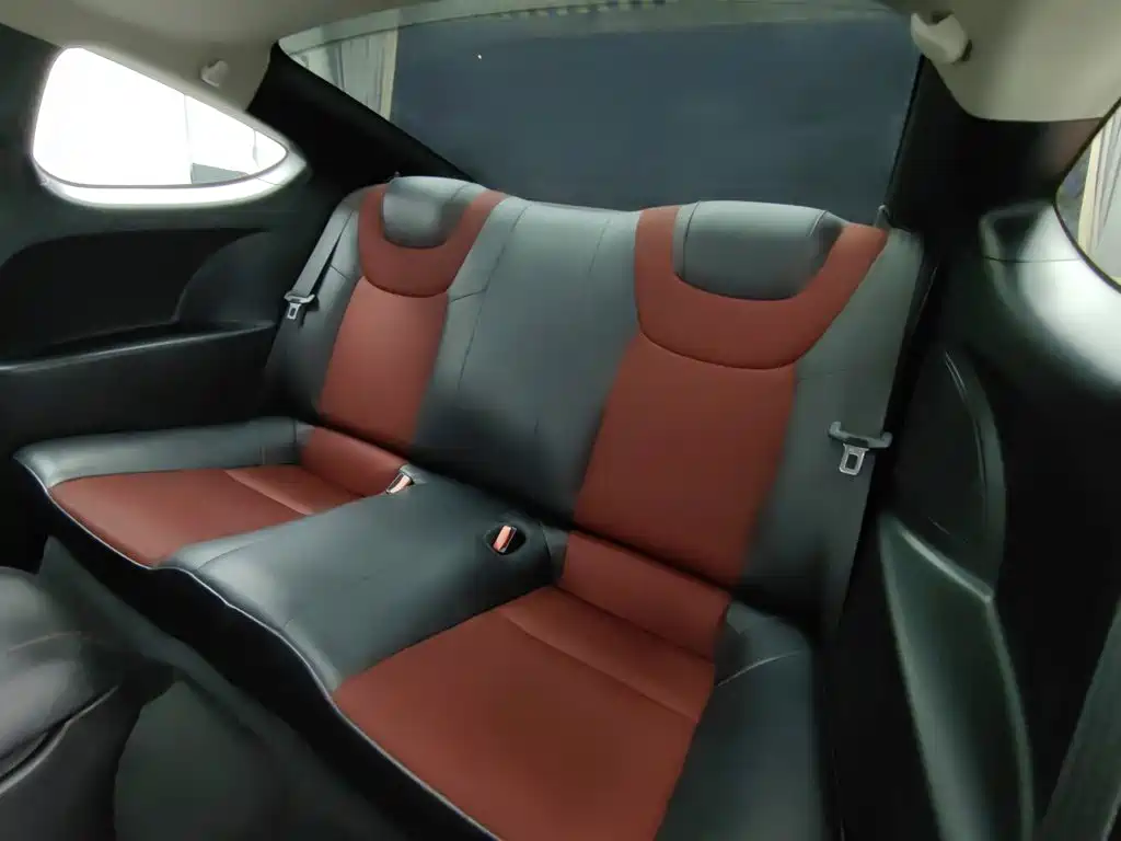 Hyundai Genesis Coupe — миниатюра 15