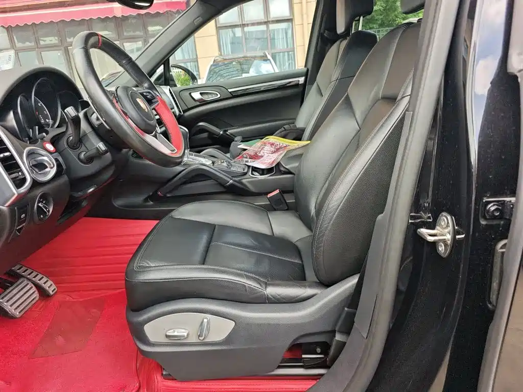 Porsche Cayenne — миниатюра 16