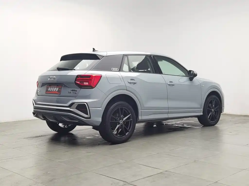 Audi Q2L — миниатюра 2