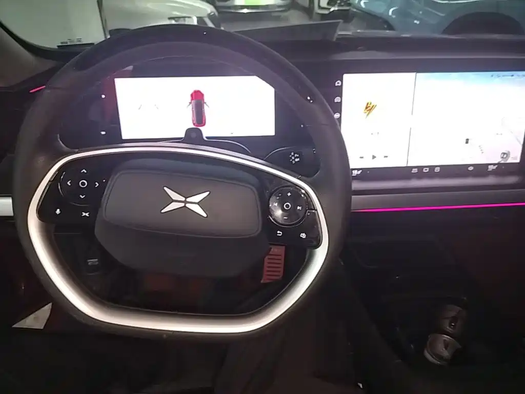 XPeng P7 — миниатюра 10