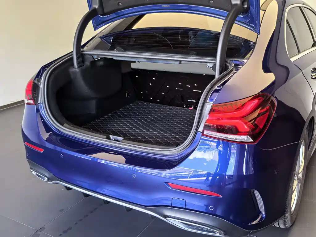 Mercedes-Benz A-Class — миниатюра 8