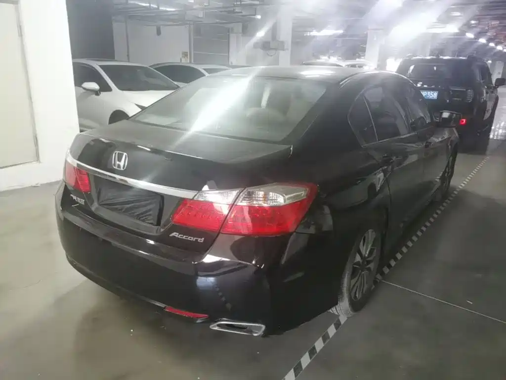 Honda Accord — миниатюра 7