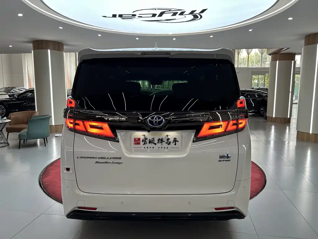 Toyota Vellfire — миниатюра 6
