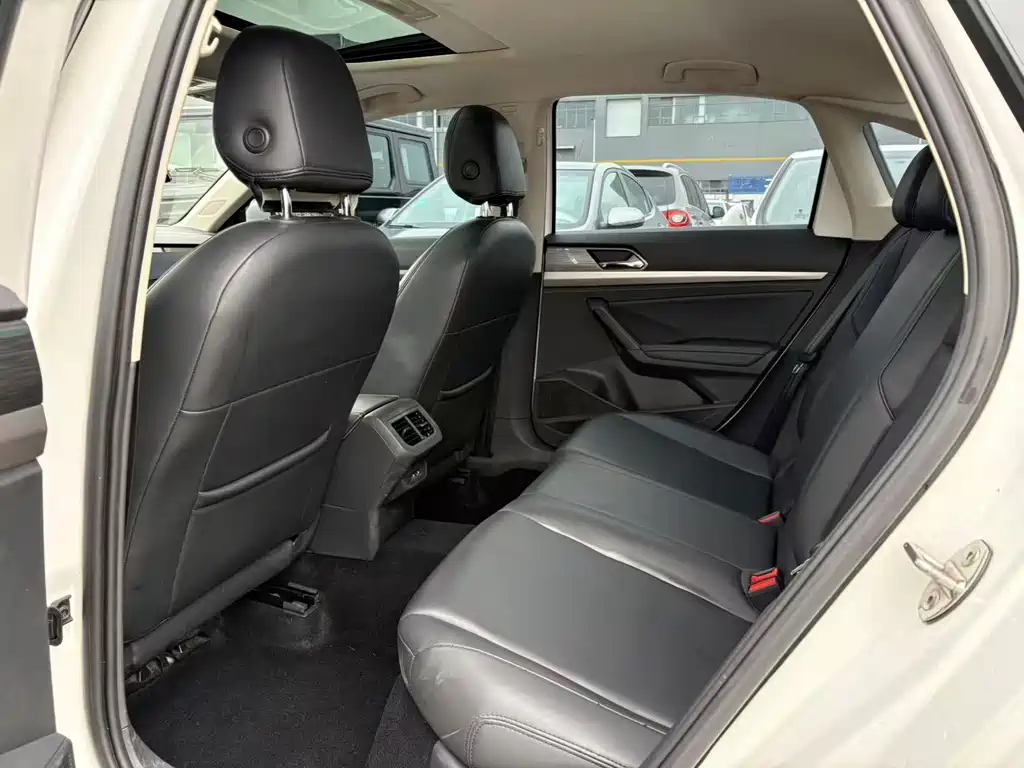 Volkswagen Lavida — миниатюра 8
