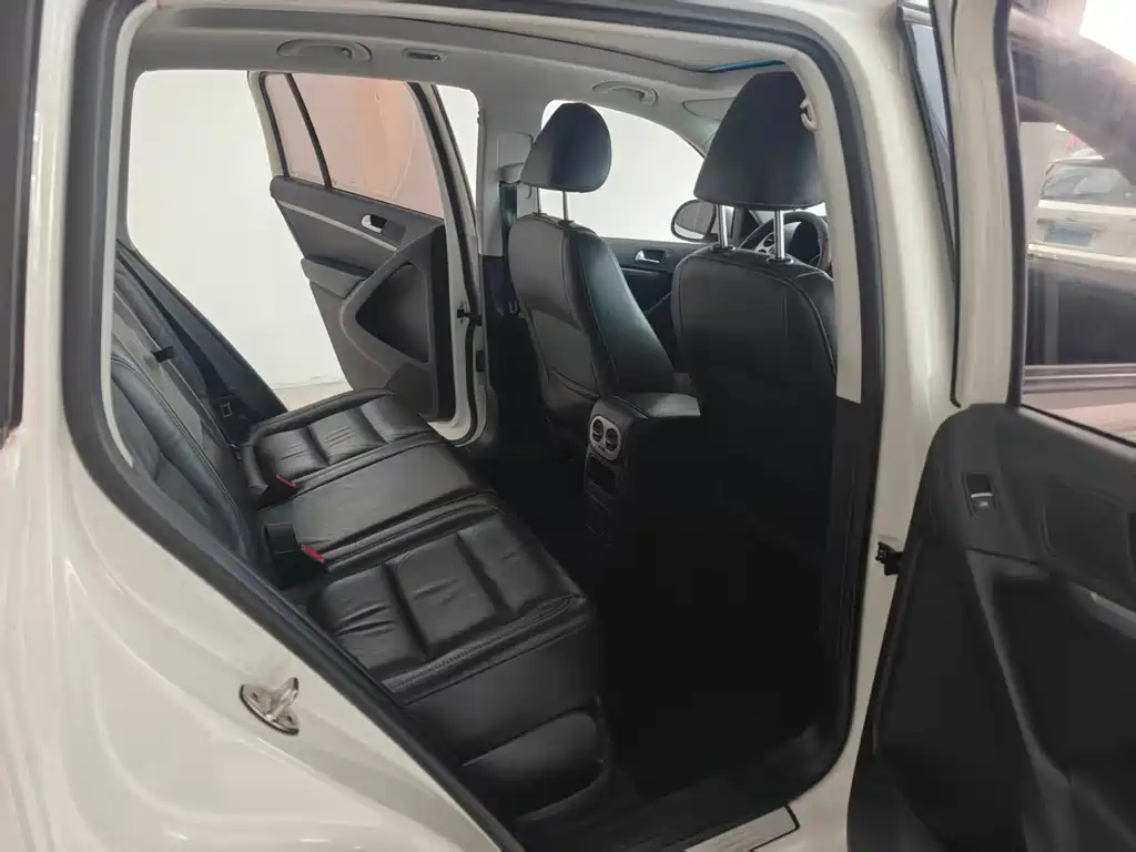 Volkswagen Tiguan — миниатюра 12