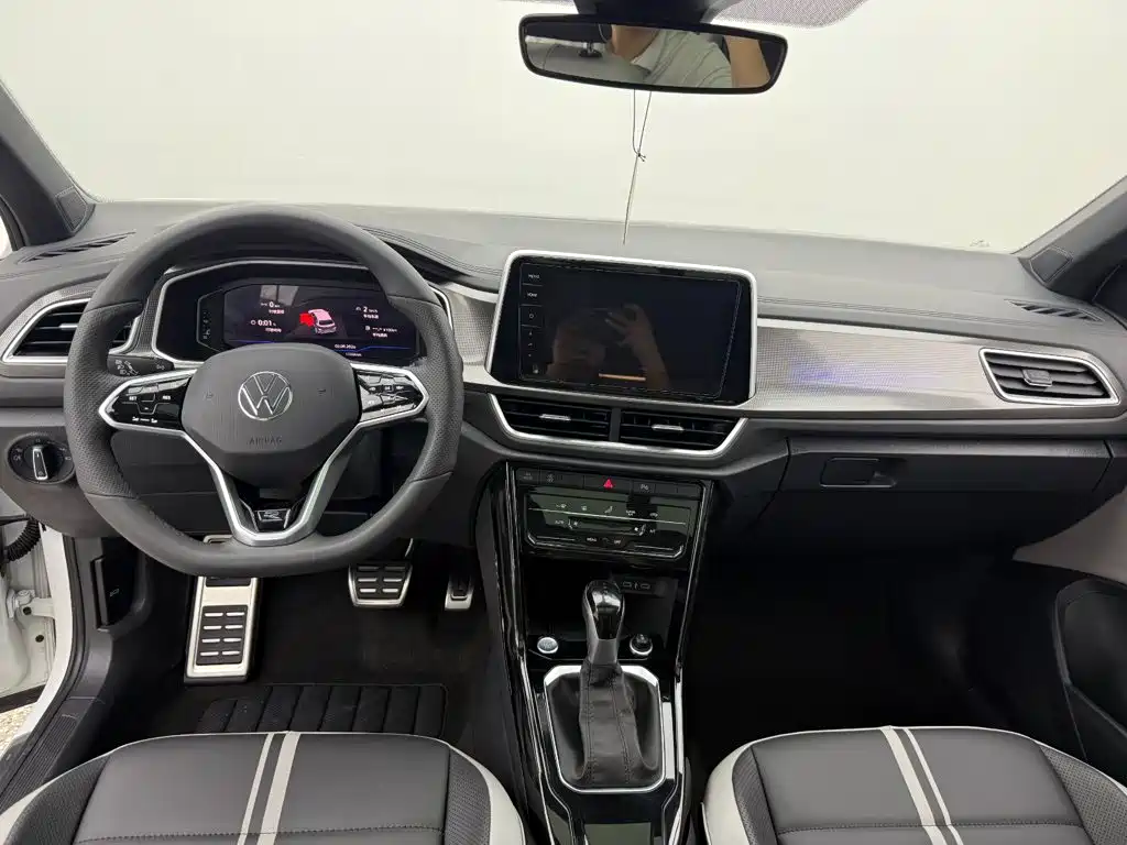 Volkswagen T-Roc — миниатюра 9